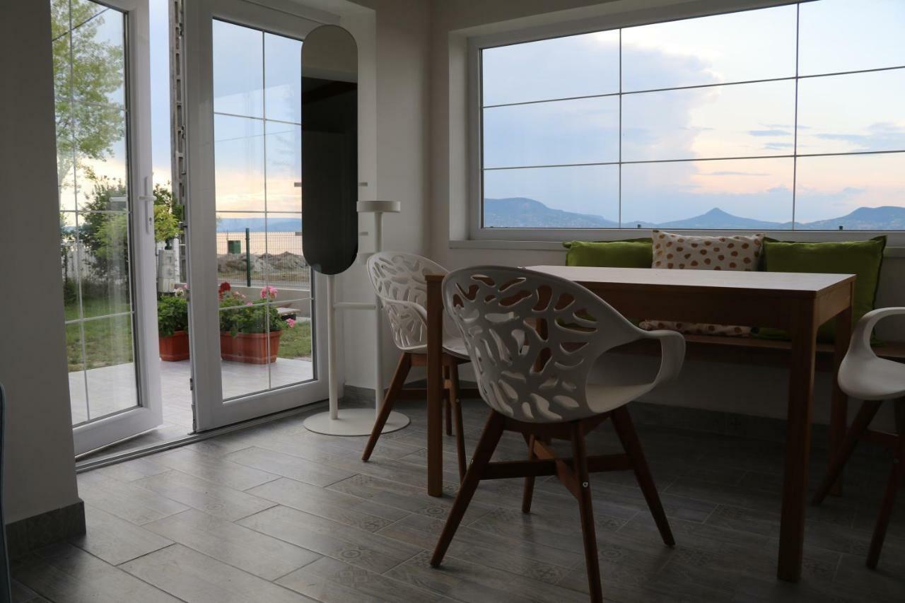 Exclusive Beachfront Villa Fonyód エクステリア 写真